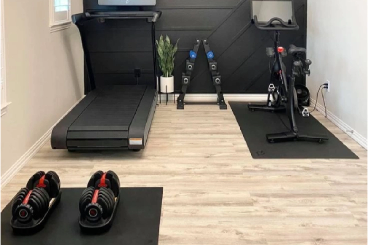 Workout Ideas for Tiny Workspaces